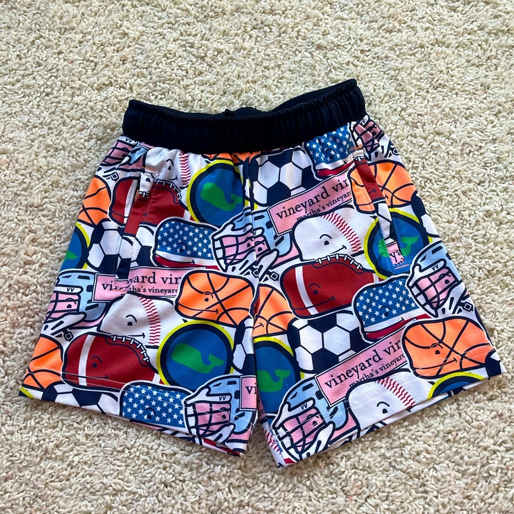 Vineyard Vines Boys Printed Lacrosse Shorts size 4T
